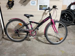 1519 VTT 24" noir/rose BTWIN