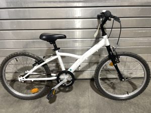 1669 Enfant 20" blanc B'TWIN