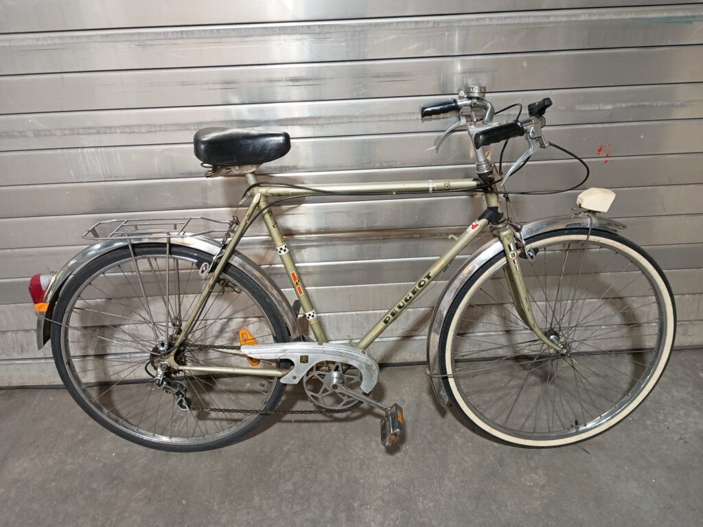 1703 Ville 650″ gris 5v PEUGEOT